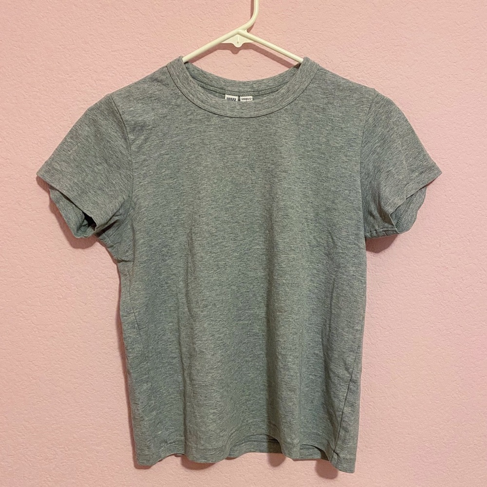 Uniqulo Plain Grey T-Shirt
